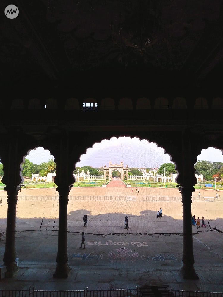 silhoutte-of-mysore-palace-building