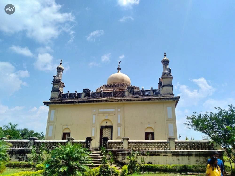 Raja's Tombs (Gaddige)