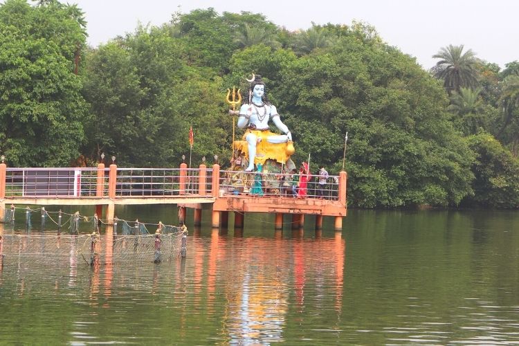 चन्द्रिका देवी मंदिर स्थित महिसागर तीर्थ