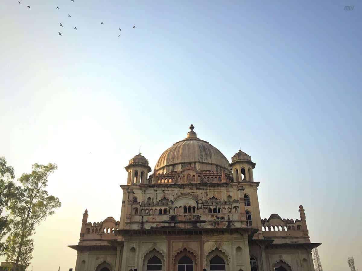 SAADAT ALI KHAN TOMB  - Lucknow Best Places To Visit