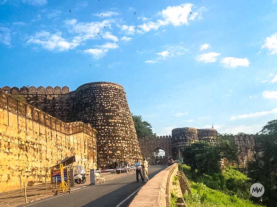 Jhansi fort outside - Jhansi visiting places