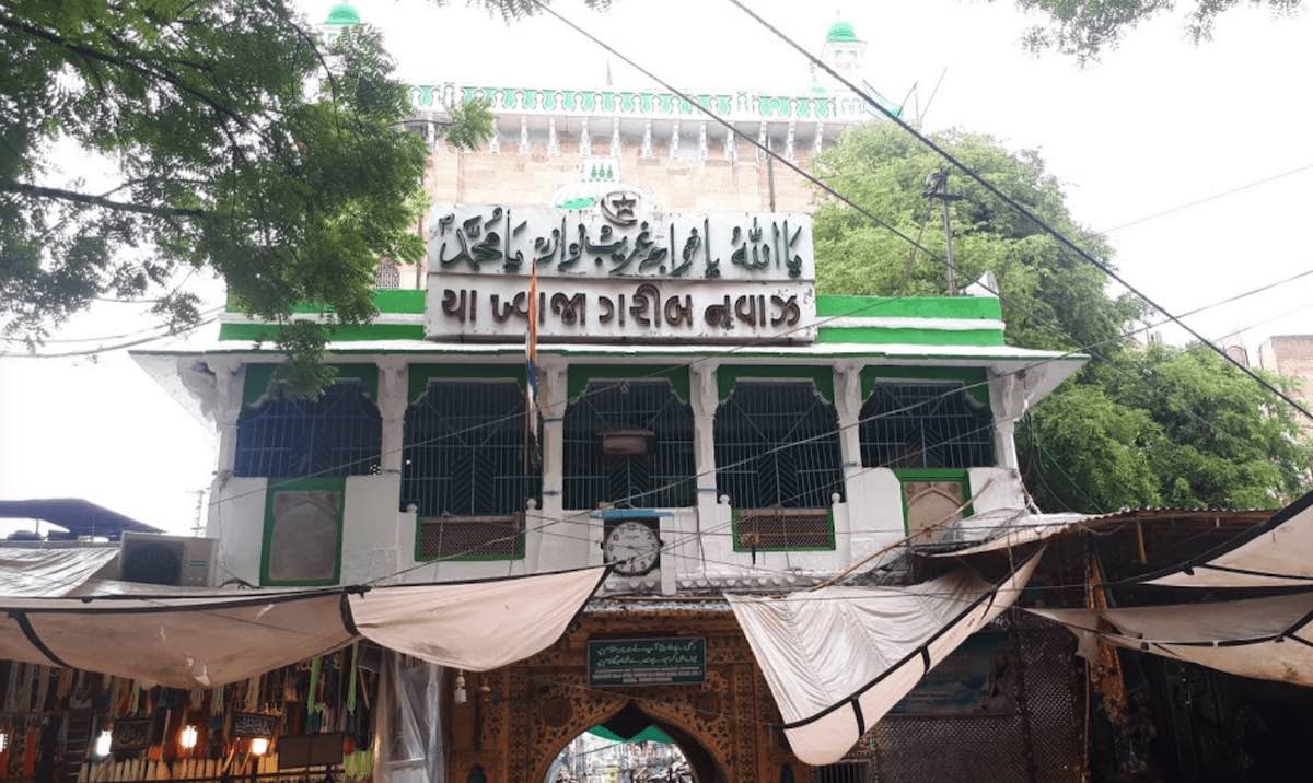 Dargah Ajmer Sharif: Holy Dargah of Hazrat Muinuddin Chishti 4 Buland Darwaza at Dargah Ajmer Sharif