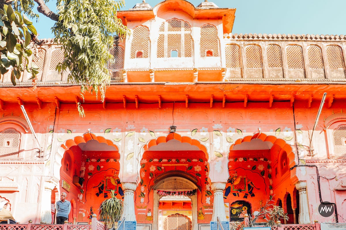 Virtual Tour To Iconic Hawa Mahal or Breeze Palace 5 0 Goverdhan Nath temple outside Hawa Mahal Breeze Place Wind Palace virtual tour