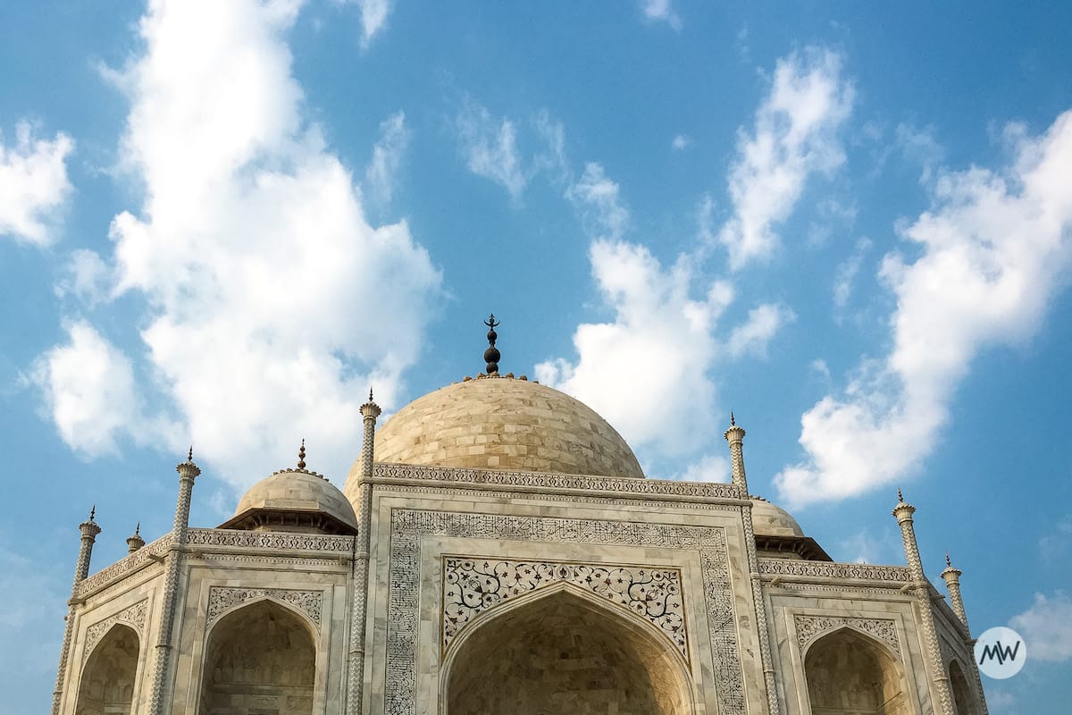 Near Front of the taj mahal virtual tour