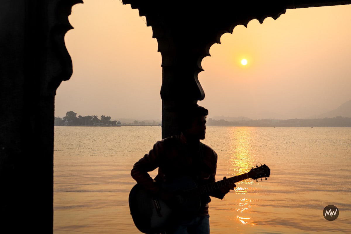 Udaipur Places to Visit & How to Have Memorable Trip 16 Sunset at Fateh Sagar - Udaipur Places To Visit