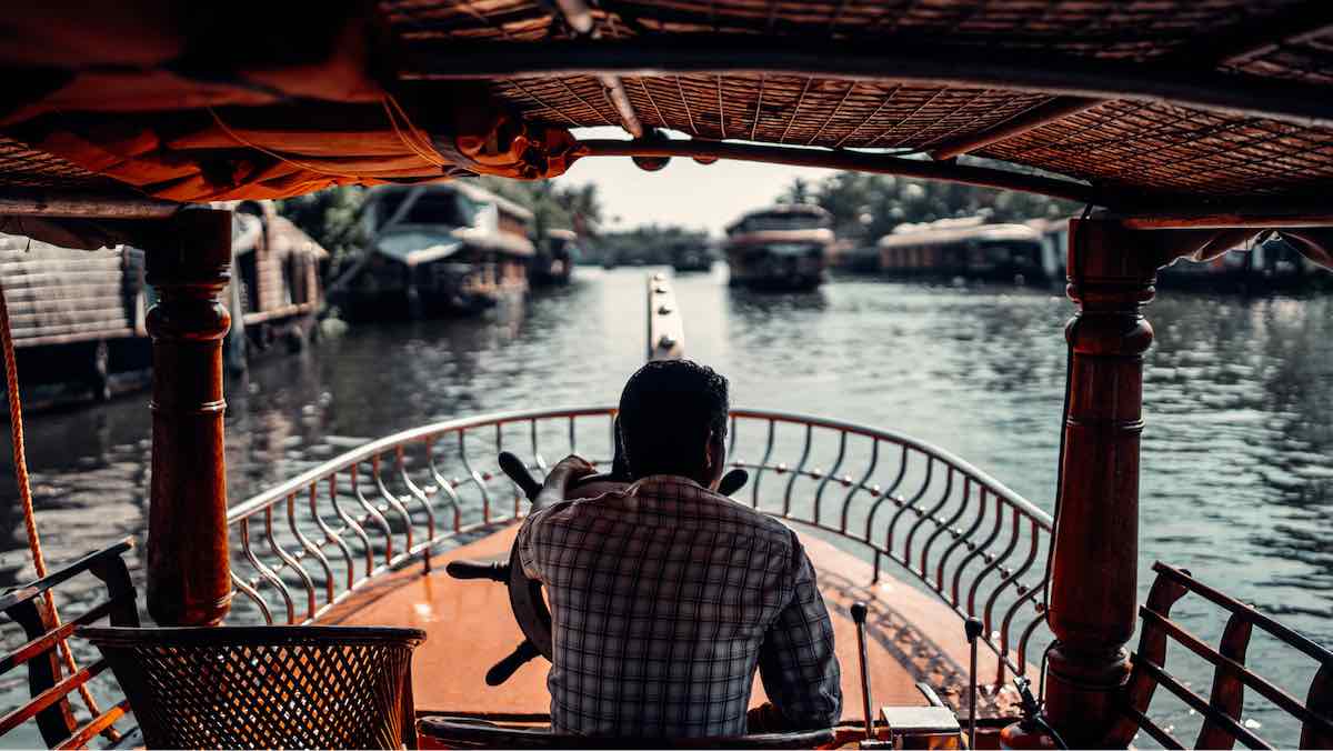 Perfect For Destination Weddings, 13 Dreamy Places To Seize The Day (India) 5 Marrying in a waterboat in backwaters of Kerala could be one of your best decision - Wedding Destinations in India