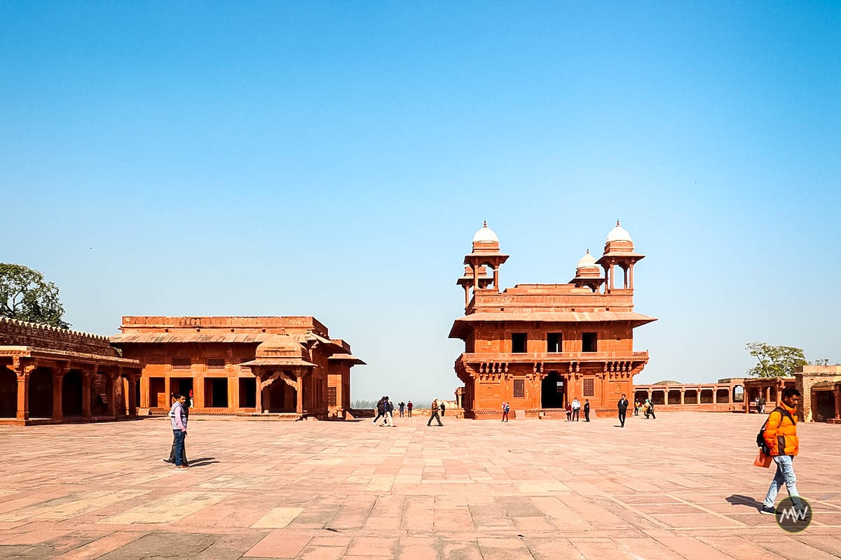 Astrologer's Seat and Diwan-e-Khas at Fatehpur Sikri