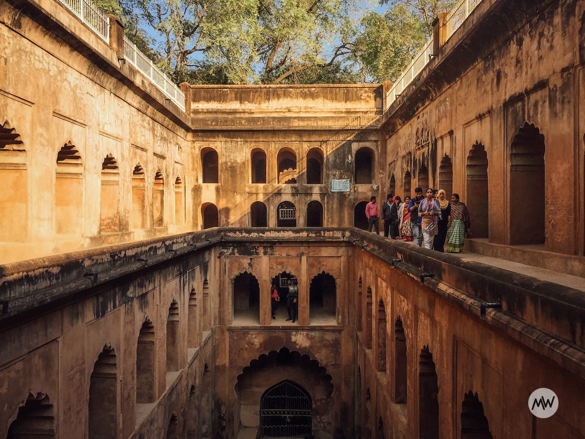 बड़ा इमामबाड़ा परिसर में शाही बावली 