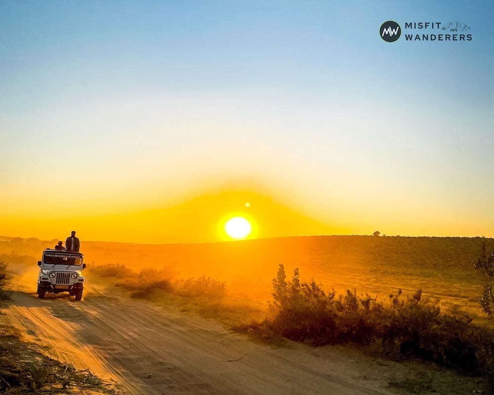 Thar Desert jeep safari — Jaisalmer Places to Visit